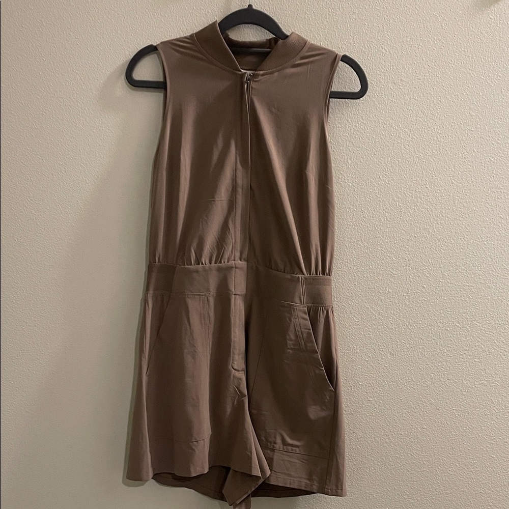 Athleta Taupe Sleeveless Romper with Pockets - Picture 2 of 4